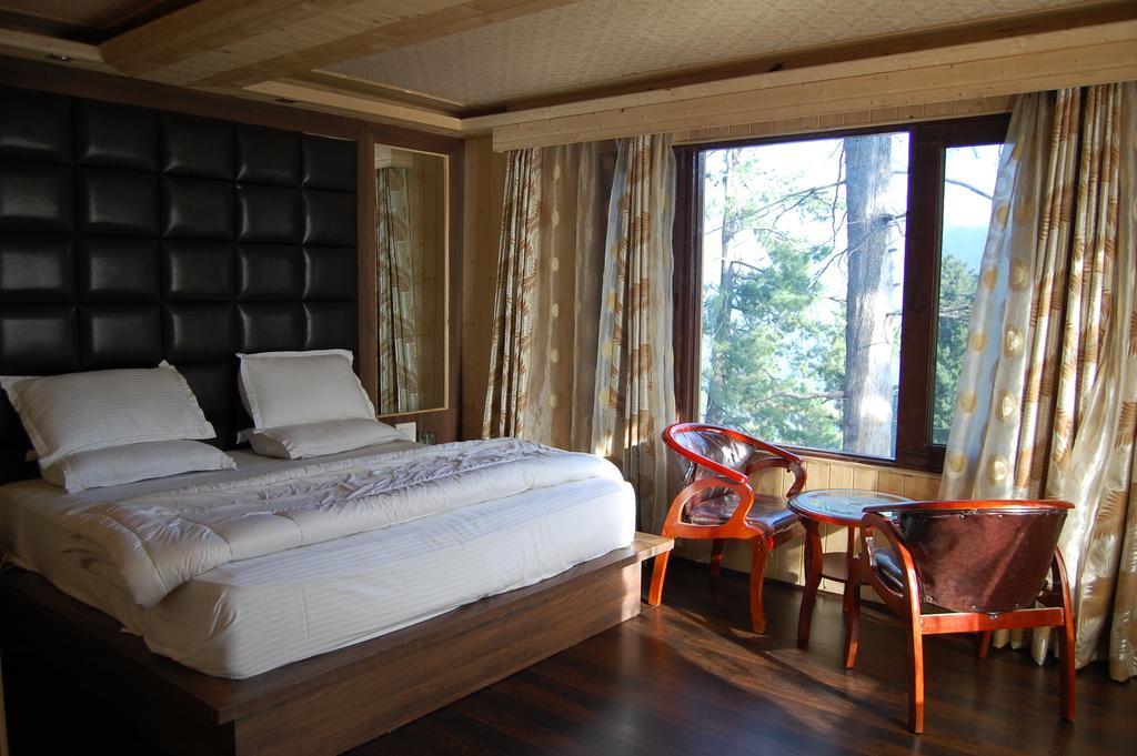Hotel Zahgeer Continental Gulmarg Habitación foto